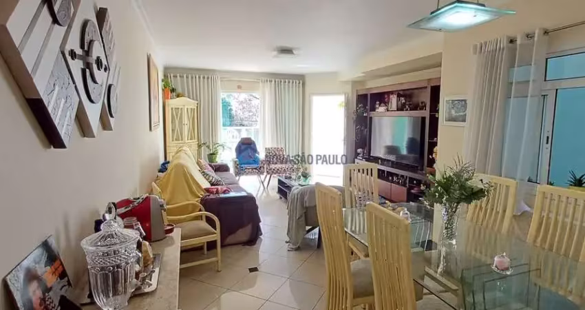 Sobrado, 4 dormitórios, 3 suítes, 3 vagas na saúde perto do metrô!
