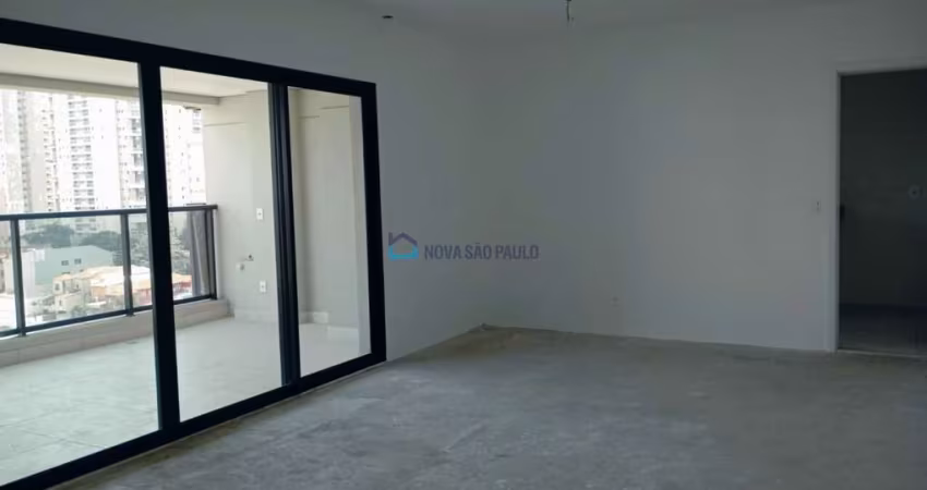 Apartamento 4 dormitórios, 2 suites, 2 vagas, 158m2, porta blindadaAclimação