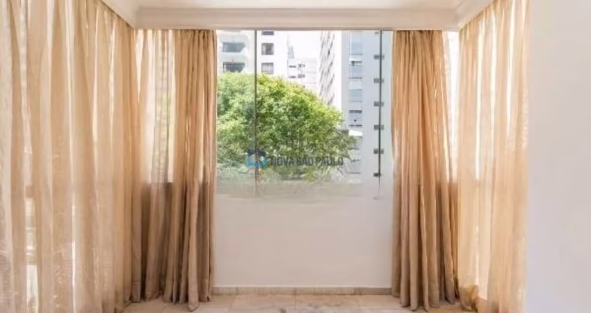 Apartamento - Jardim Paulista - 3 Dormitórios - 230m².