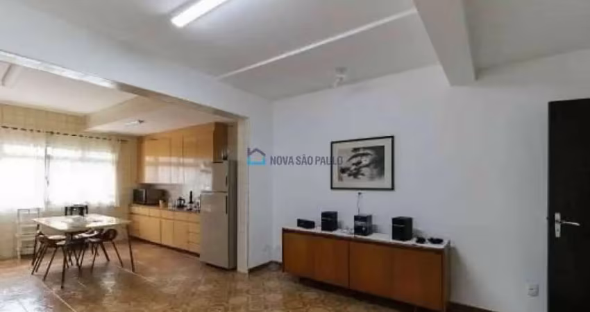 Casa aconchegante e espaçosa no coração da aclimação -  preço abaixo do mercado