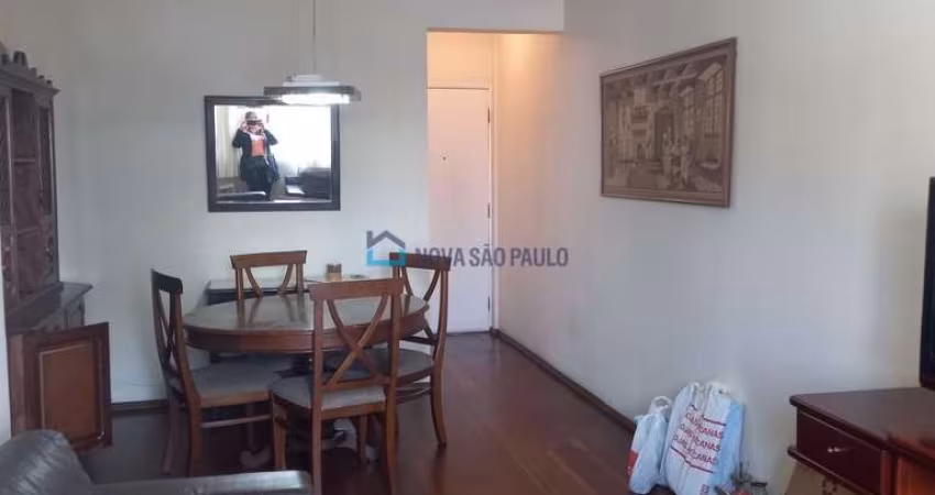 Apartamento 2 dormitórios, 2 vagas a 550m do metrô Praça da Árvore