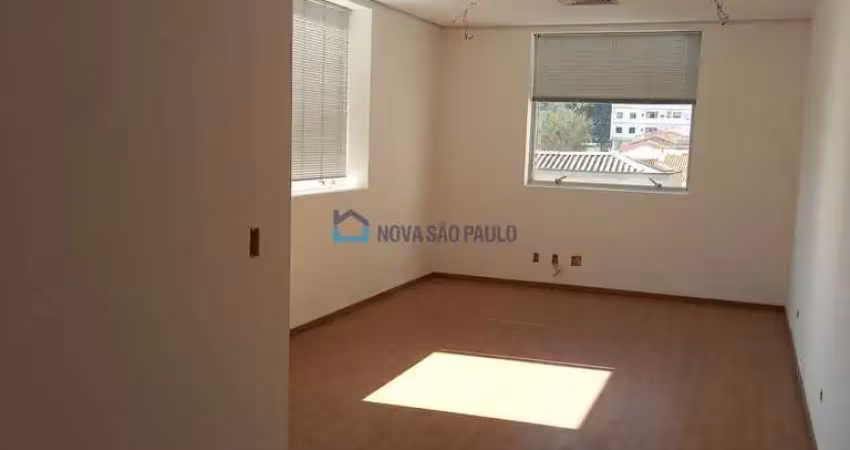 Conjunto comercial 32m2, 1 vaga., estacionamento para clientes próximo ao parque da aclimação.