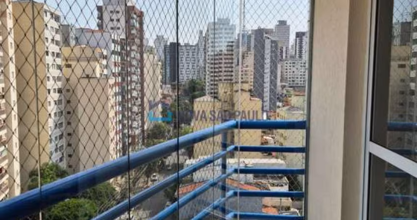 Apartamento 104m2, 3 dormitórios ,1 suíte, 2 vagas, Aclimação !