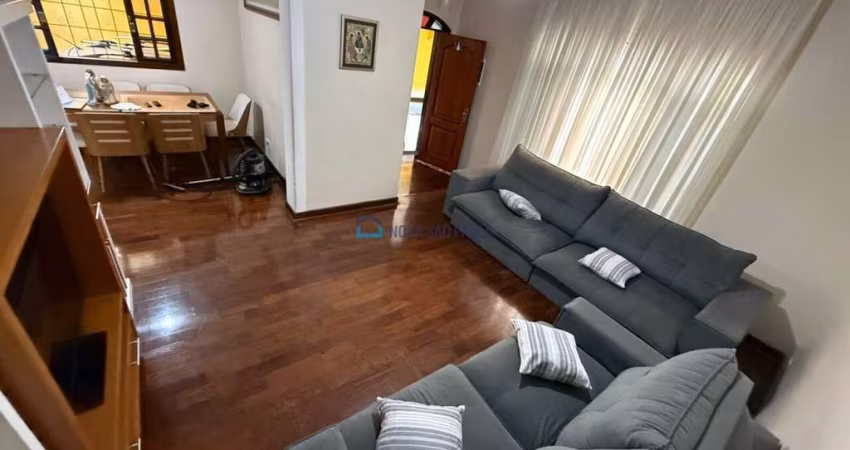 Casa térrea com 05 dormitórios na região do Jardim Miriam