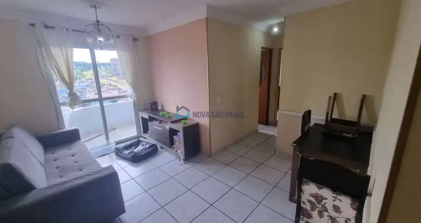 Apartamento andar bem alto, varanda , lazer! 20 min ônibus 4 opções de metrô/ plaza