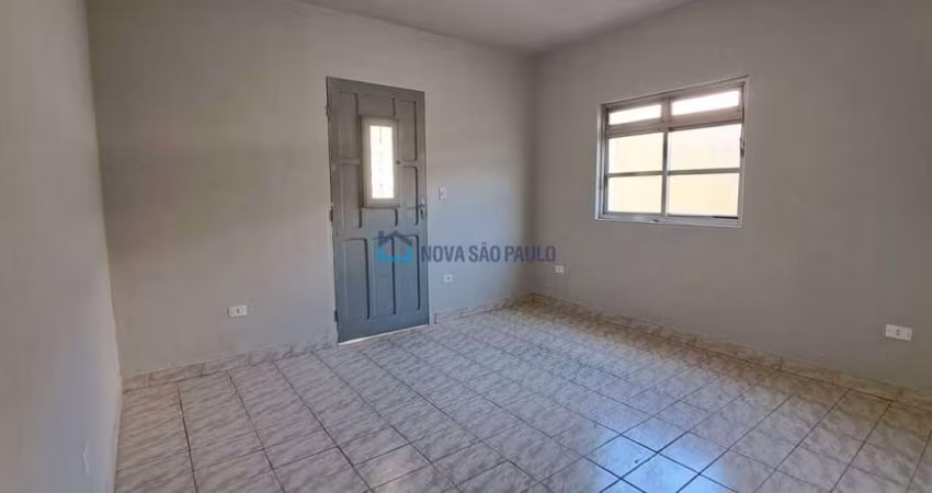 Sobrado à venda no bairro São Judas com 2 dormitórios