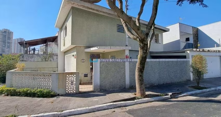 Sobrado à venda na Vila da Saúde com 2 dormitórios.