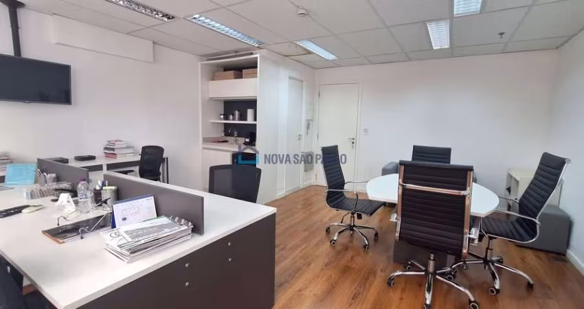 Sala comercial com sacada