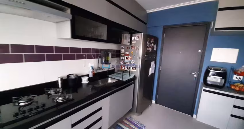 Apartamento à venda na Vila Gumercindo com 2 dormitórios