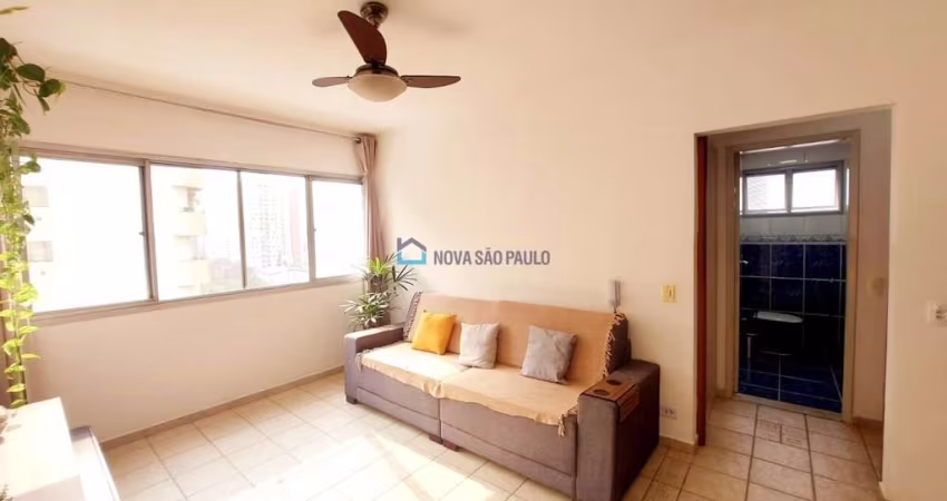 Apartamento Vila Clementino. A 350m² Metrô e Hospital São Paulo.