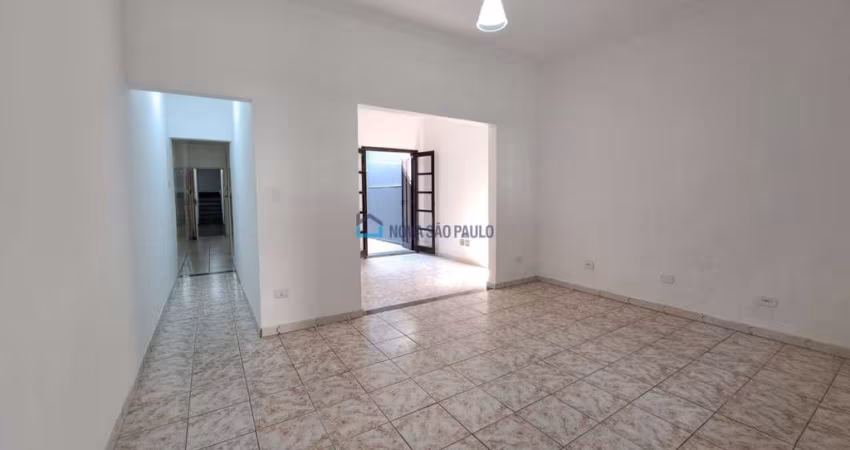 Casa térrea à venda no Bosque da Saúde, com 2 dormitórios.