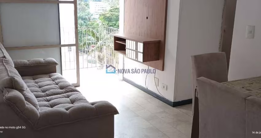 Apartamento com 02 dormitórios e 01 vaga