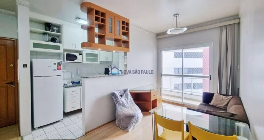 Apartamento à venda, mobiliado, com 1 quarto, 1 vaga e sacada, na Vila Guarani