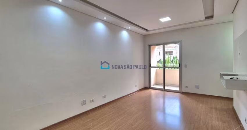 Apartamento de 2 dormitórios, 1 vaga de garagem livre, próximo ao shopping Santa Cruz!