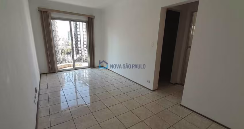 Apartamento próximo ao metrô Saúde - 1 Dormitório com sacada