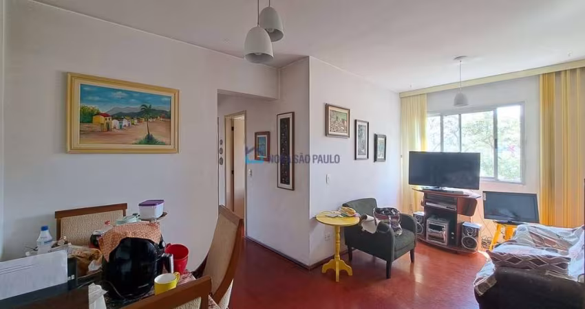 Apartamento à venda na Vila Gumercindo com 3 dormitórios