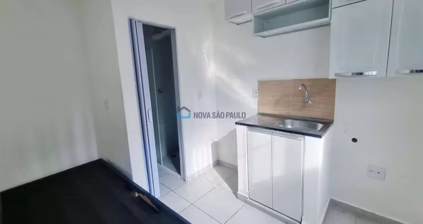 Kitnet à venda, com 1 dormitório e 1 banheiro, na vila monumento