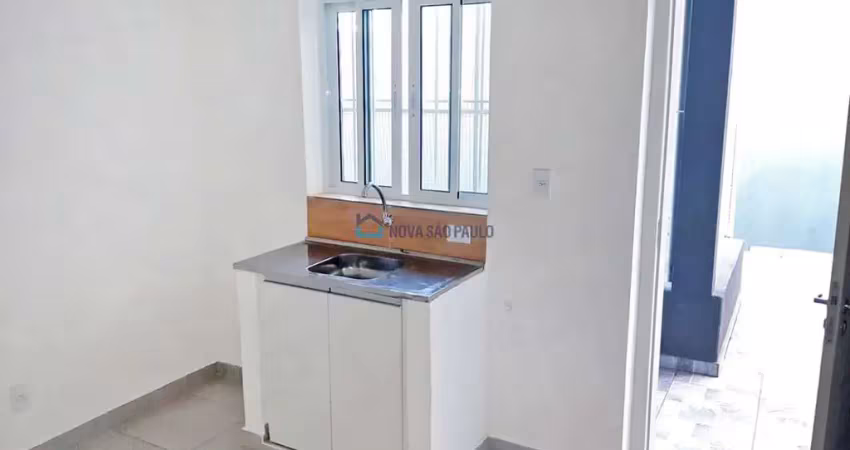 Kitnet à venda, com 1 dormitório e 1 banheiro, na vila monumento