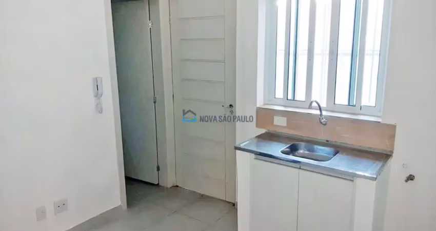 Kitnet à venda, com 1 dormitório e 1 banheiro, na vila monumento