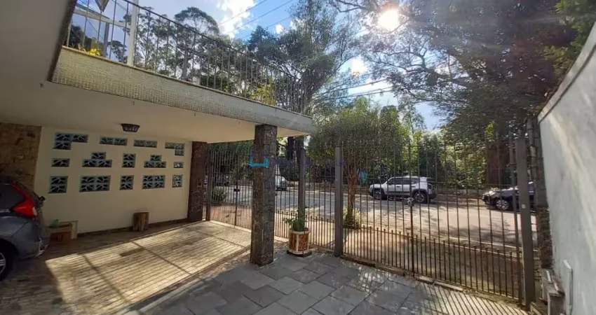 Imóvel espaçoso e bem localizado, próximo ao metrô santos imigrantes