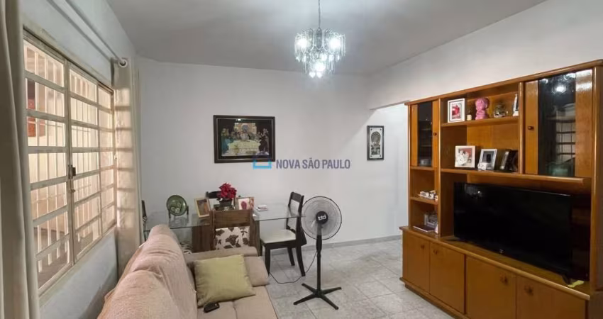 Sobrado com 02 dormitórios na região do Jabaquara.