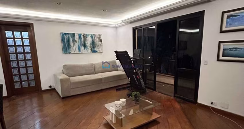 Apartamento VL Monumento com 109m², 2 vagas fixas, depósito, lazer, rua arborizada e tranquila.