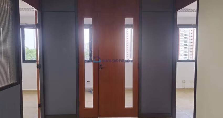 Sala Comercial, 2 vagas proximo ao Metro Praça da Árvore!