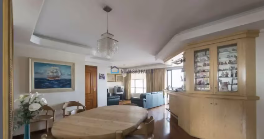 Apartamento com 139m2 na região da saúde, com 3 dormitórios sendo 1 suíte e 2 vagas