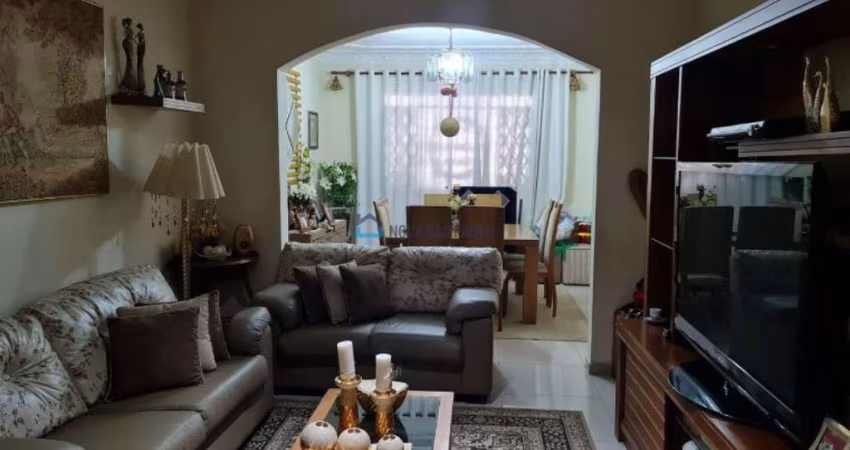 Casa 310m2, em Vila Monumento com 300m².  5 vagas!