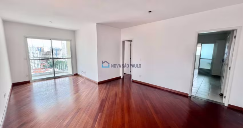 Apartamento à venda em Mirandópolis com 3 quartos sendo 1 suíte e 2 vagas de garagem.