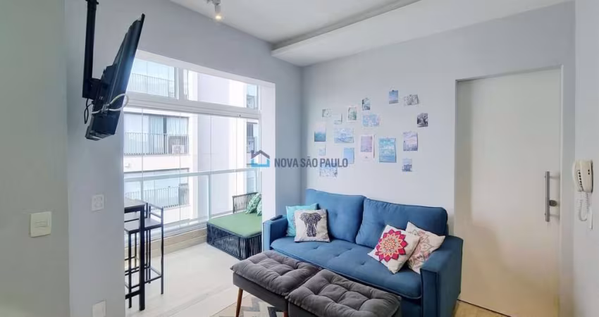 Apartamento Duplex à venda, com 2 quartos, 1 suíte, closet, sacada, 1 vaga, na Vila Mariana