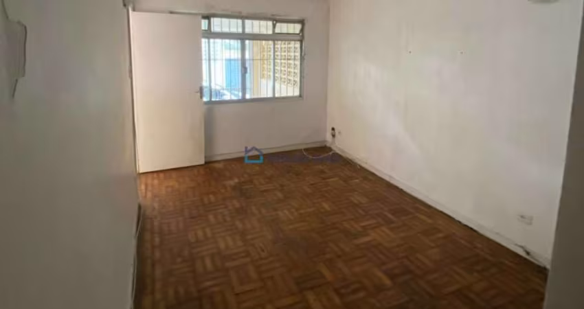 Casa térrea com 02 dormitórios na região do Jabaquara.
