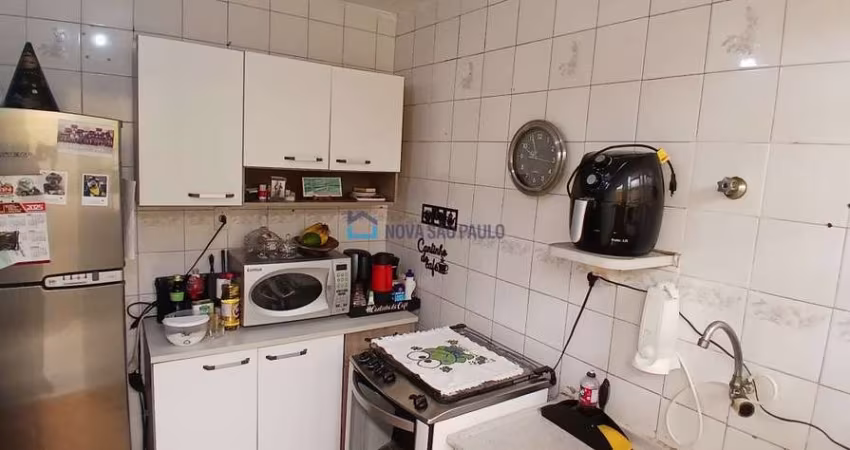 Sobrado de 2 quartos, 1 vaga à venda
