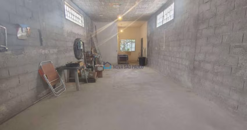 Casa Térrea à Venda 2 Quartos, 2 Vagas, Próxima ao Metrô Linha Verde