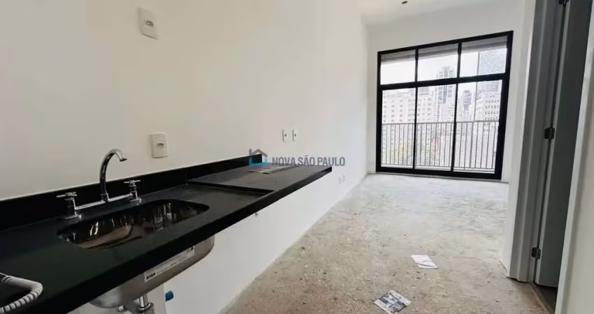 Studio em Pinheiros com 29m², com lazer e portaria 24h.