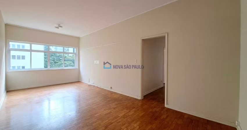 Apartamento à venda no bairro Cerqueira César com 2 dormitórios