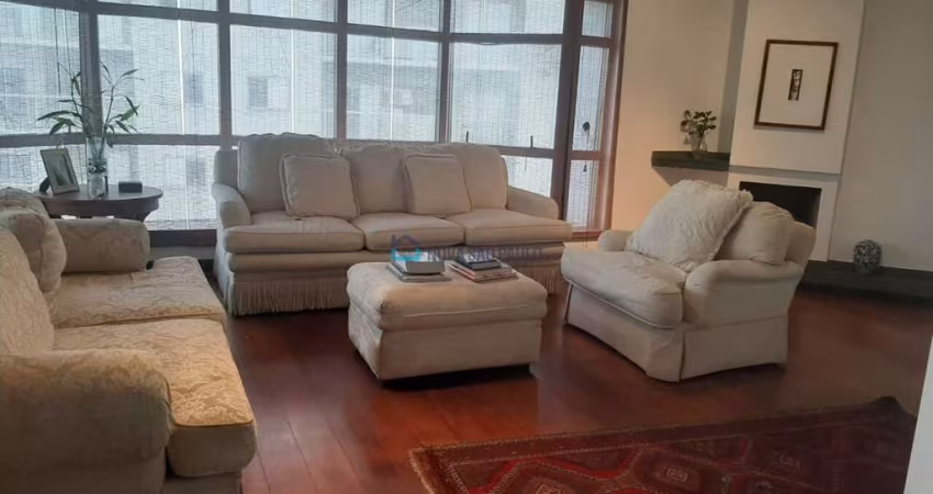 Apartamento à Venda no Itaim Bibi com 181m², 04 dormitórios sendo 02 suites.