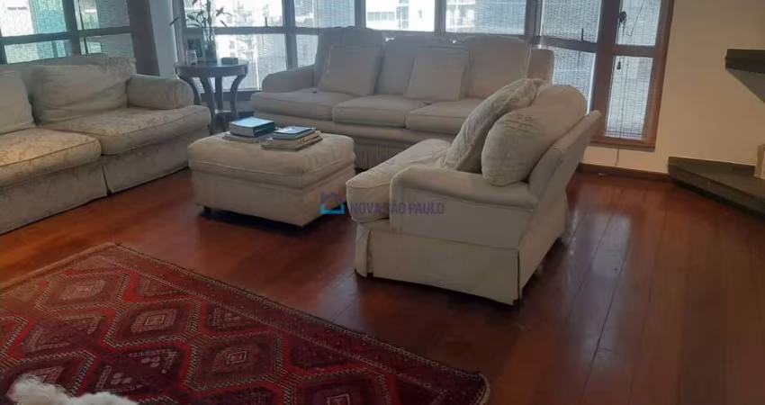 Apartamento à Venda no Itaim Bibi com 181m², 04 dormitórios sendo 02 suites.