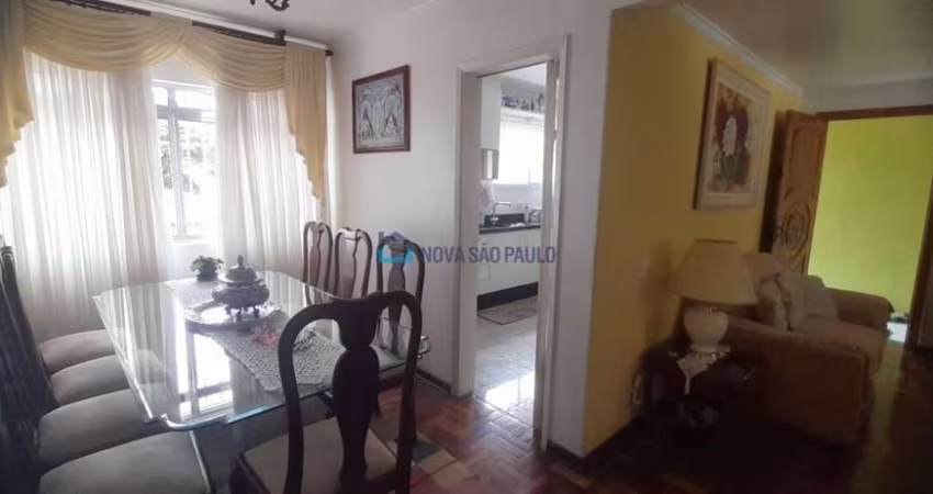 Sobrado Amplo com 3 Dormitórios, Suíte e Churrasqueira em Jabaquara