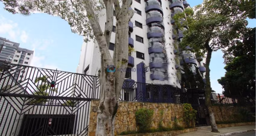 Ótimo apartamento no miolo do Jardim da Saúde.