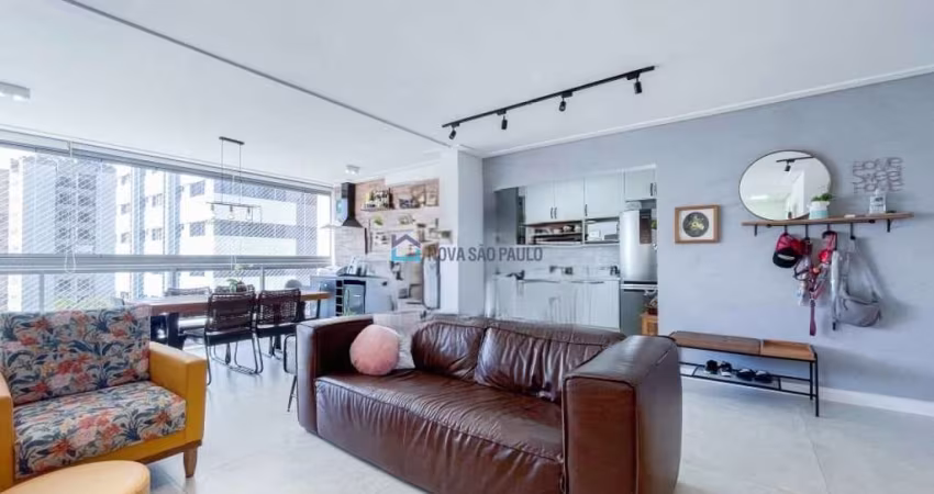 Apartamento no metrô Praça da Árvore