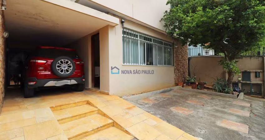 Sobrado 300m² - Campo Belo - 4 Dormitórios, 2 suítes, 4 vagas