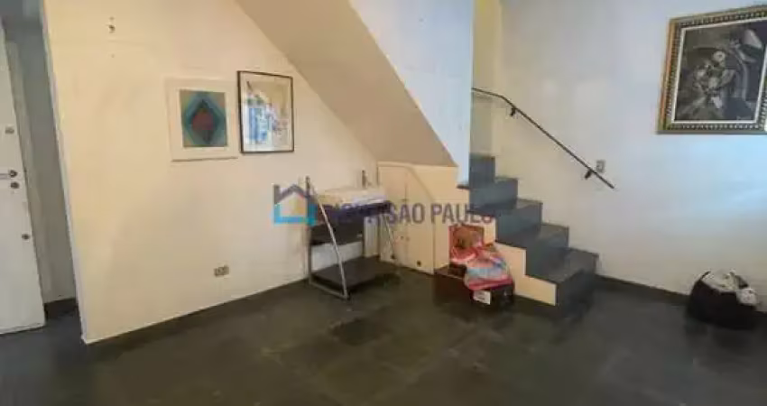 Sobrado com 03 dormitórios próximo ao museu do ipiranga.