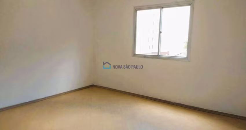 Apartramento a venda em Vila Mariana , 3 dormitórios , 2 banheiros . 1 vaga  71m²