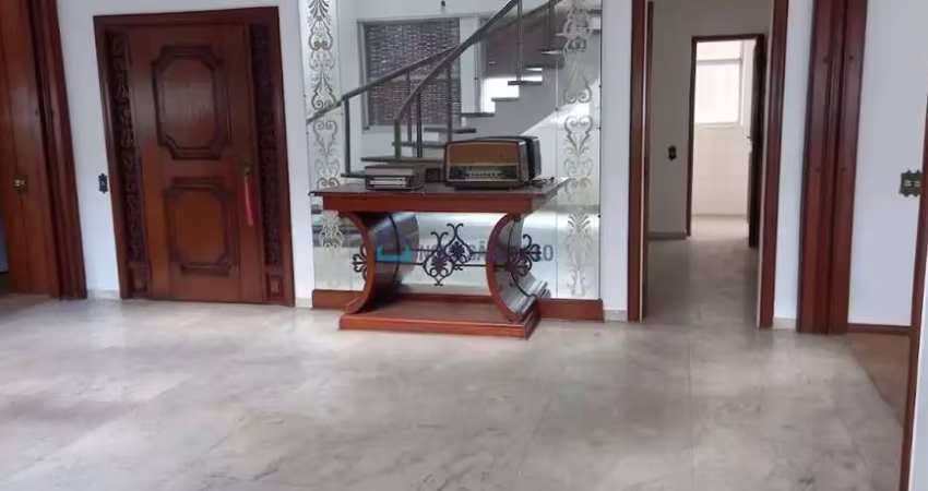 Amplo duplex em Higienópolis próximo à Praça Buenos Aires!