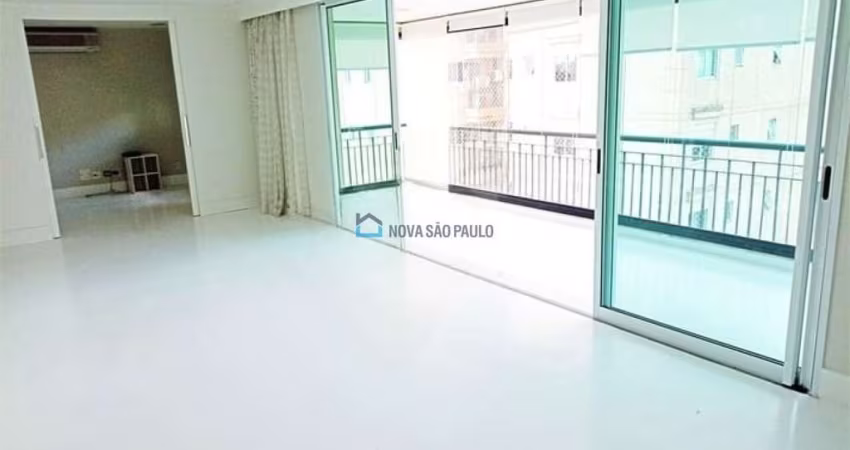 Apartamento com 3 Suítes, Varanda Incrível e Lazer de Clube no Brooklin