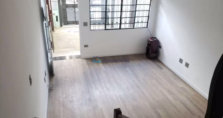Sobrado á venda na Vila Guarani com 3 quartos e 1 vaga de garagem.