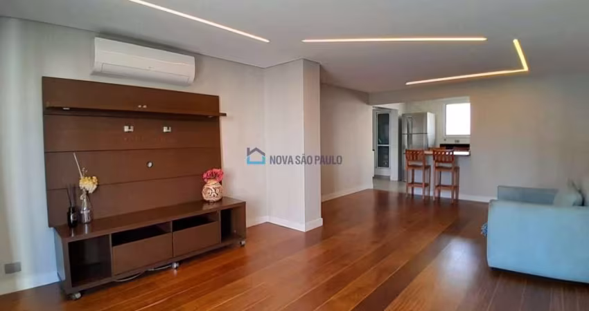 Apartamento a venda Moema Pássaros. 116m², Vago e Reformado.
