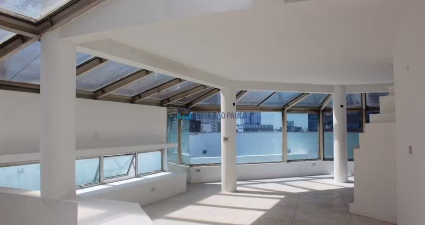 Cobertura triplex, em Santa Cecília, com 642m², elevador, 6 vags e box