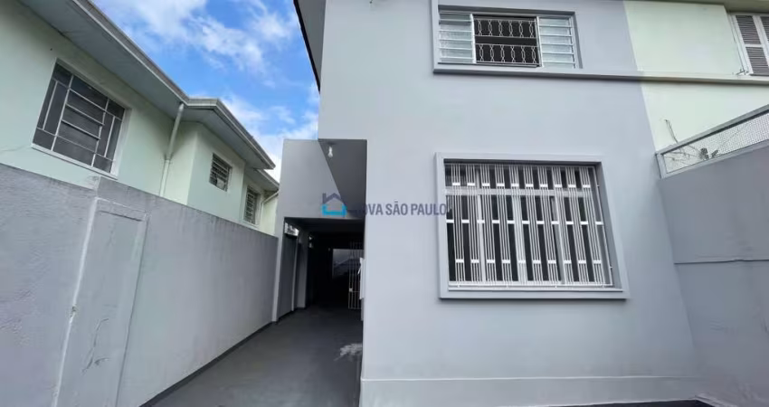Sobrado com 03 dormitórios na região da Vila Mascote